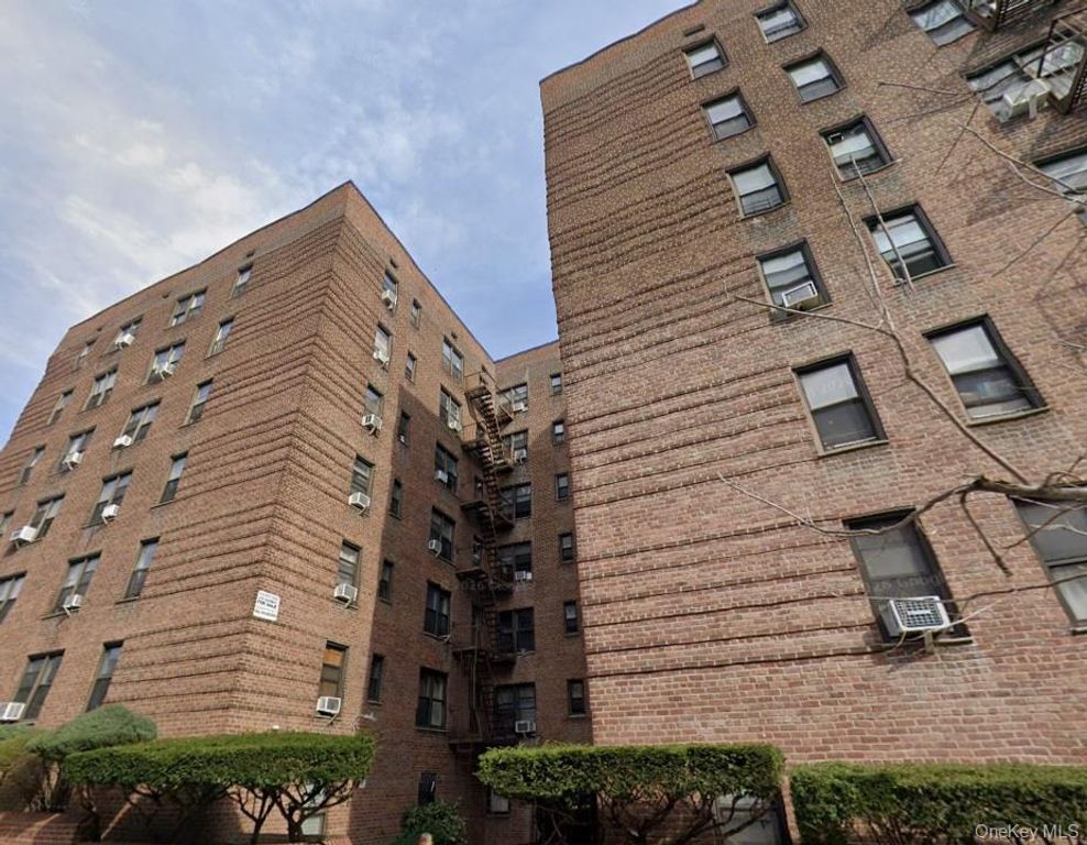 83-60 Vietor Avenue 6P, Elmhurst, NY 11373