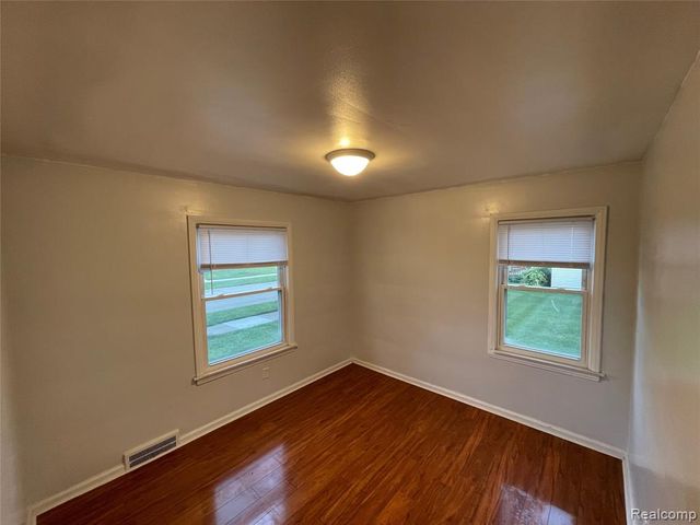 7280 Huron Street, Taylor, MI 48180
