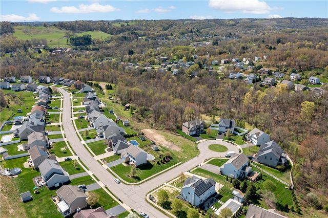 103 Hollyberry Cir, North Fayette, PA 15057