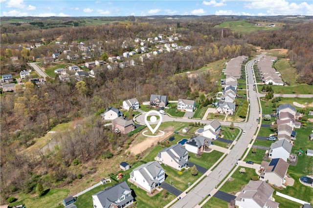 103 Hollyberry Cir, North Fayette, PA 15057