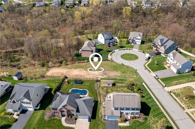 103 Hollyberry Cir, North Fayette, PA 15057