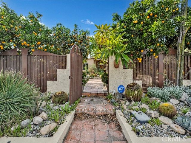6033 Fulcher, North Hollywood (los Angeles), CA 91606
