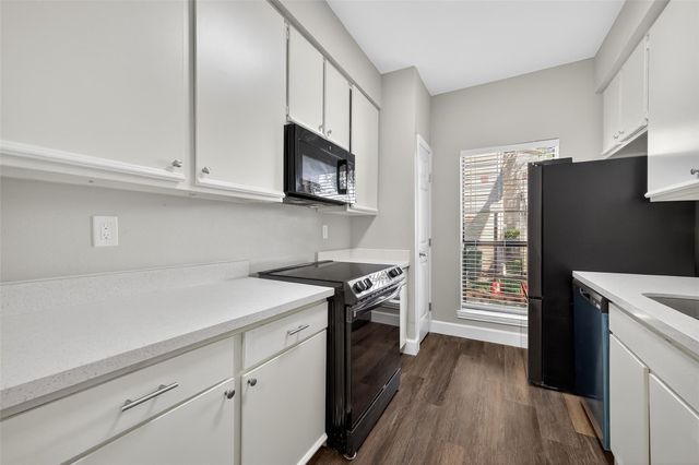 9707 Richmond Avenue 75, Houston, TX 77042