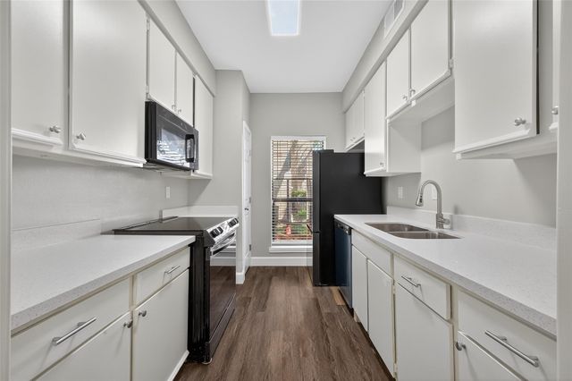 9707 Richmond Avenue 75, Houston, TX 77042