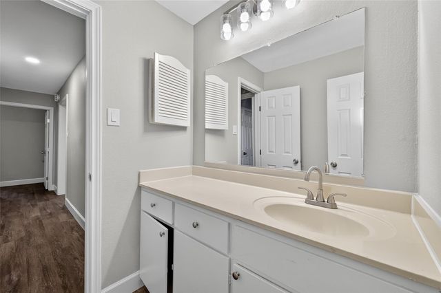 9707 Richmond Avenue 75, Houston, TX 77042