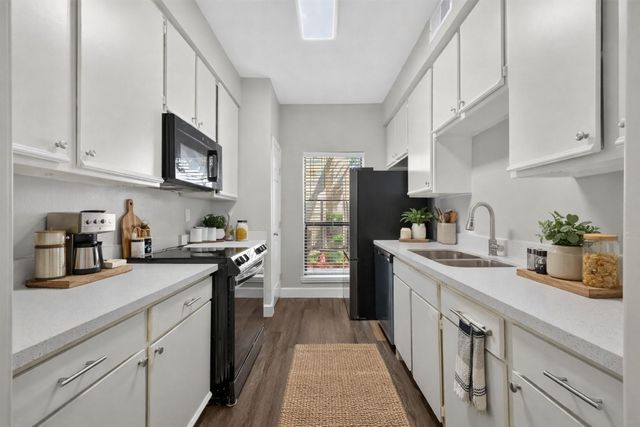 9707 Richmond Avenue 75, Houston, TX 77042