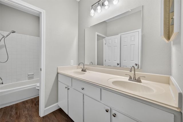 9707 Richmond Avenue 75, Houston, TX 77042