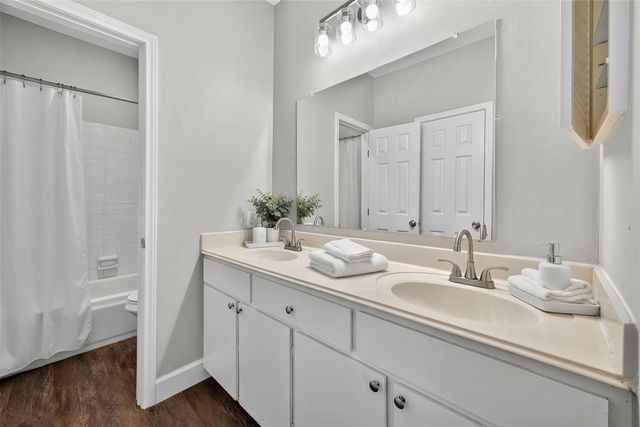 9707 Richmond Avenue 75, Houston, TX 77042