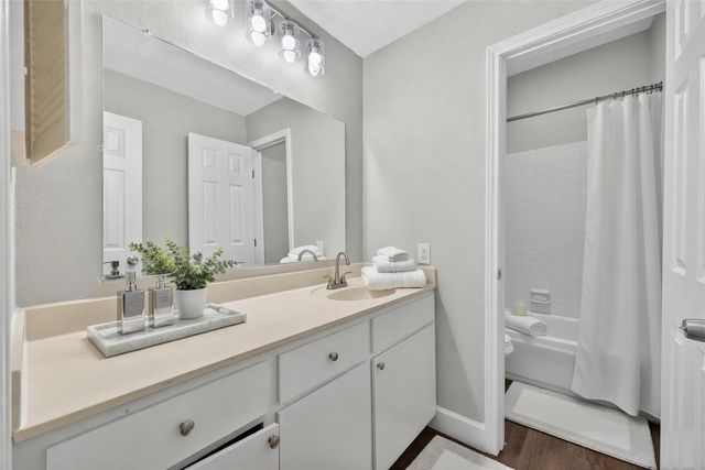 9707 Richmond Avenue 75, Houston, TX 77042