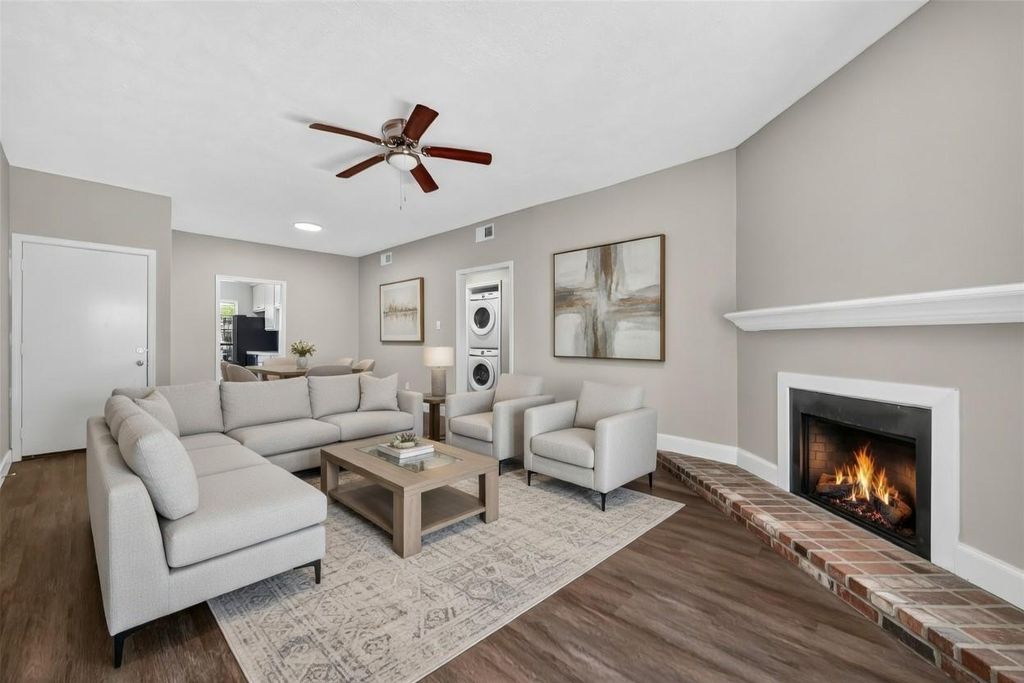 9707 Richmond Avenue 75, Houston, TX 77042