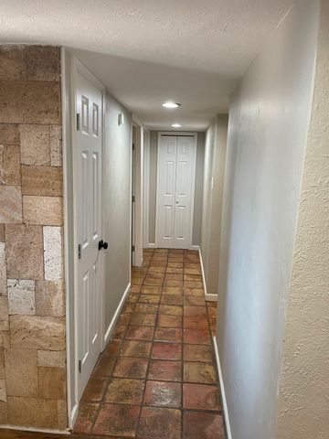 1909 Rambling Ridge Lane, Carrollton, TX 75007