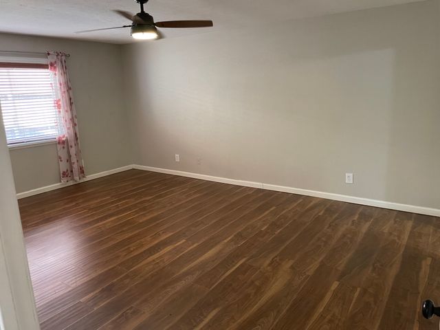 1909 Rambling Ridge Lane, Carrollton, TX 75007