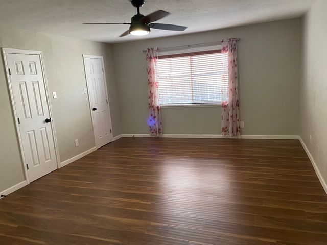 1909 Rambling Ridge Lane, Carrollton, TX 75007