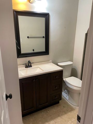 1909 Rambling Ridge Lane, Carrollton, TX 75007
