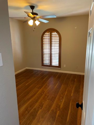 1909 Rambling Ridge Lane, Carrollton, TX 75007