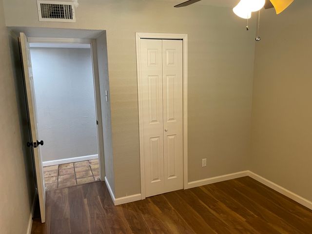 1909 Rambling Ridge Lane, Carrollton, TX 75007