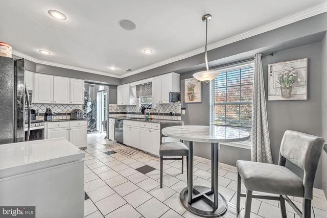 1 GRANITE CT, Sicklerville, NJ 08081