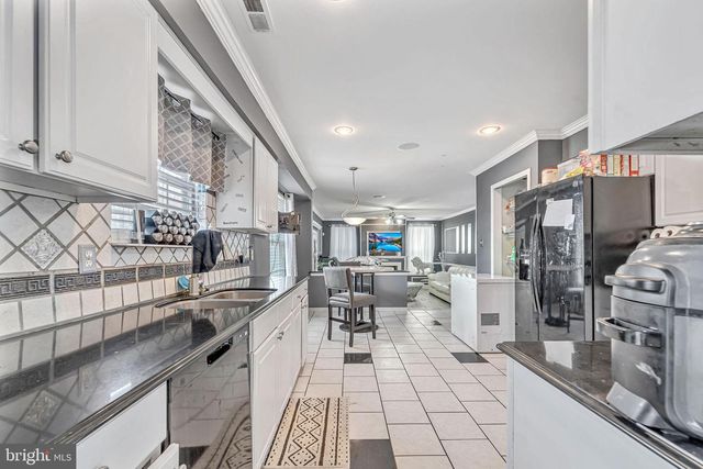 1 GRANITE CT, Sicklerville, NJ 08081