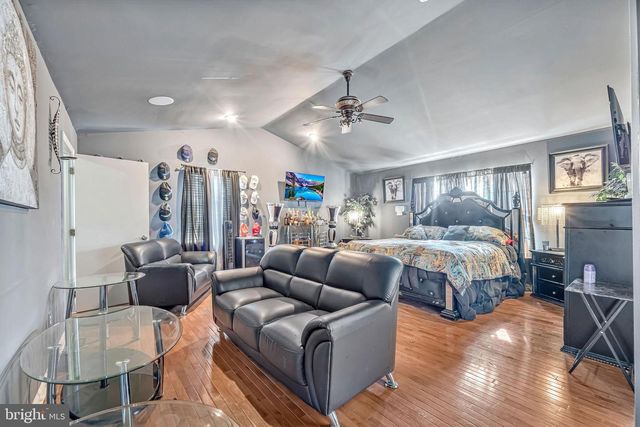 1 GRANITE CT, Sicklerville, NJ 08081