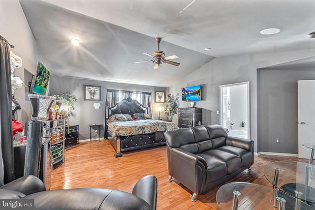 1 GRANITE CT, Sicklerville, NJ 08081