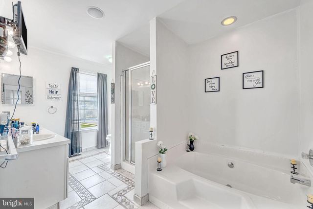 1 GRANITE CT, Sicklerville, NJ 08081