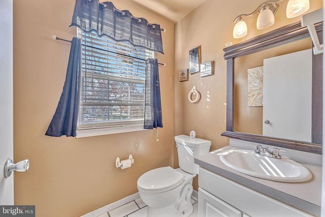 1 GRANITE CT, Sicklerville, NJ 08081