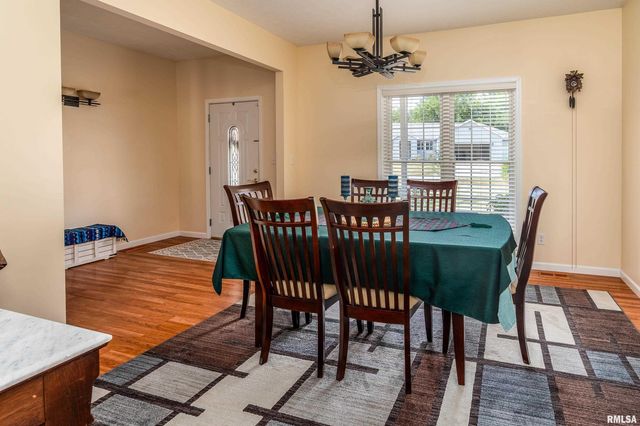 145 OAKVIEW Road, Carbondale, IL 62901