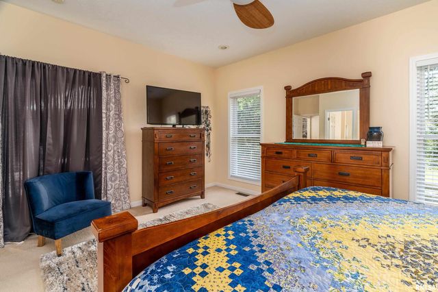 145 OAKVIEW Road, Carbondale, IL 62901