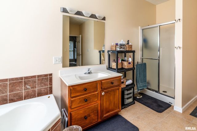 145 OAKVIEW Road, Carbondale, IL 62901