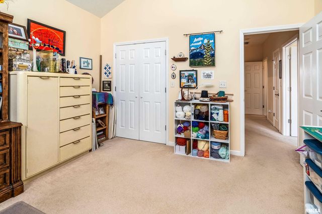 145 OAKVIEW Road, Carbondale, IL 62901