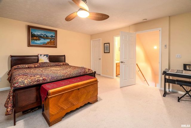 145 OAKVIEW Road, Carbondale, IL 62901