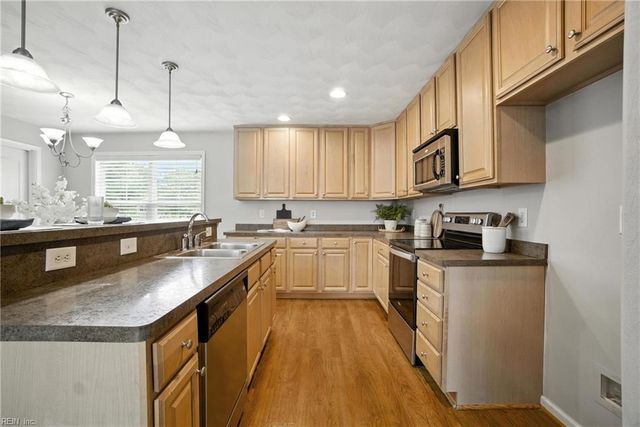 5556 Taylors Walke LN, Virginia Beach, VA 23462