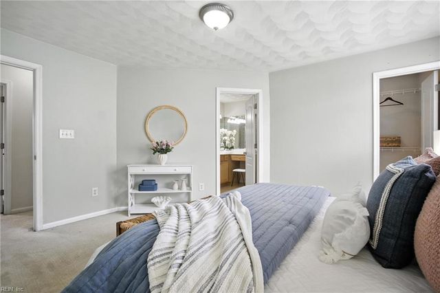 5556 Taylors Walke LN, Virginia Beach, VA 23462