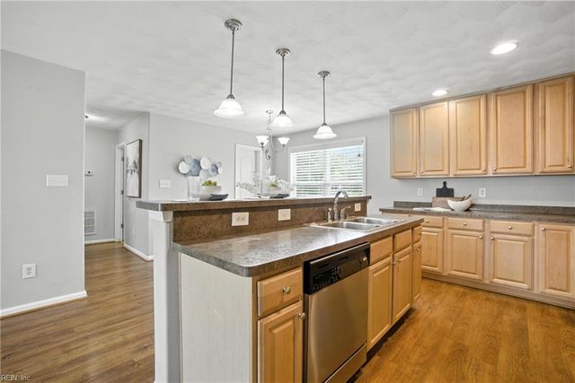 5556 Taylors Walke LN, Virginia Beach, VA 23462