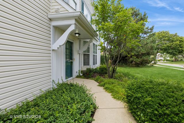 4 Arboretum Drive, Lombard, IL 60148