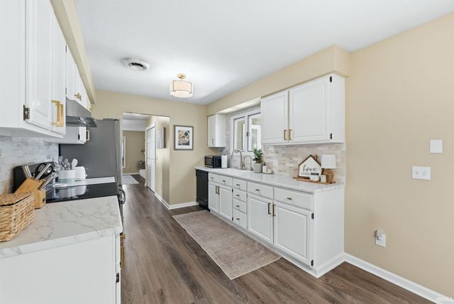 500 Greenbriar Boulevard, Auburn, IN 46706