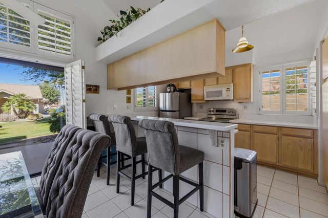 67 Verde Way, Palm Desert, CA 92260