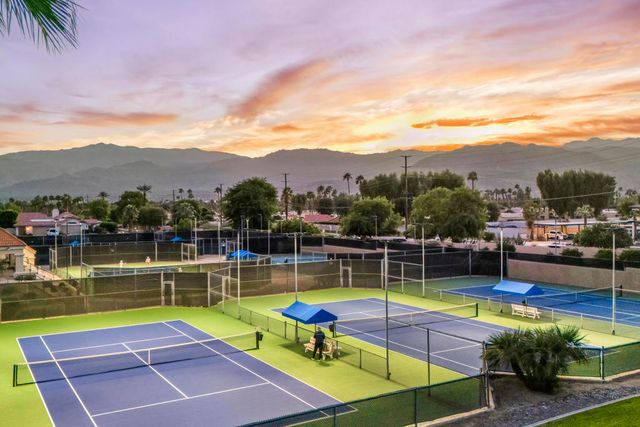 67 Verde Way, Palm Desert, CA 92260