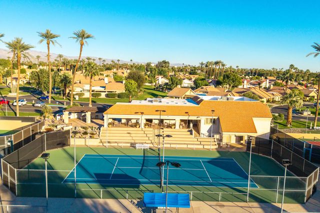 67 Verde Way, Palm Desert, CA 92260