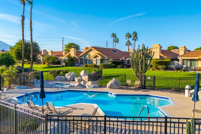 67 Verde Way, Palm Desert, CA 92260