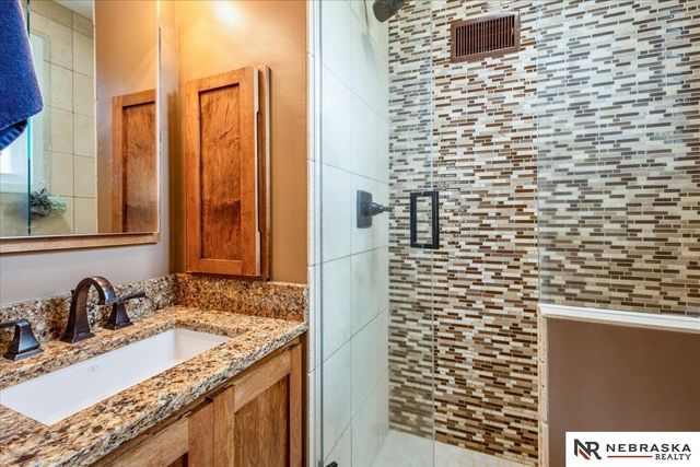 718 Avenue E, Plattsmouth, NE 68048