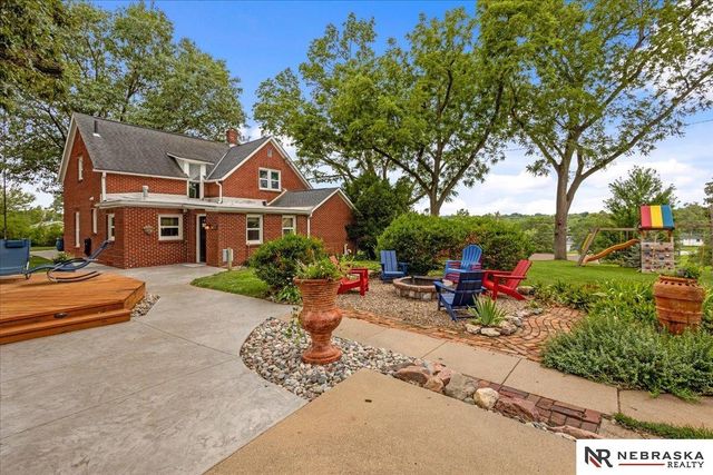 718 Avenue E, Plattsmouth, NE 68048