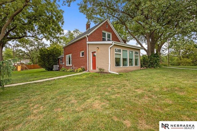 718 Avenue E, Plattsmouth, NE 68048