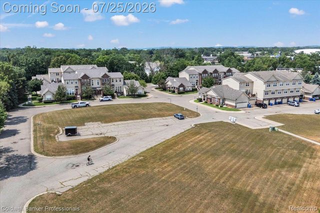 1385 Parkcrest Drive, Waterford Charter Township, MI 48327