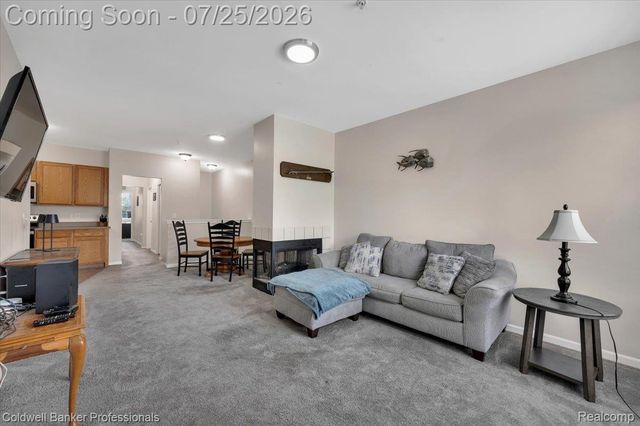 1385 Parkcrest Drive, Waterford Charter Township, MI 48327