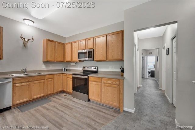 1385 Parkcrest Drive, Waterford Charter Township, MI 48327