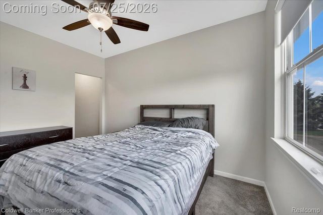 1385 Parkcrest Drive, Waterford Charter Township, MI 48327