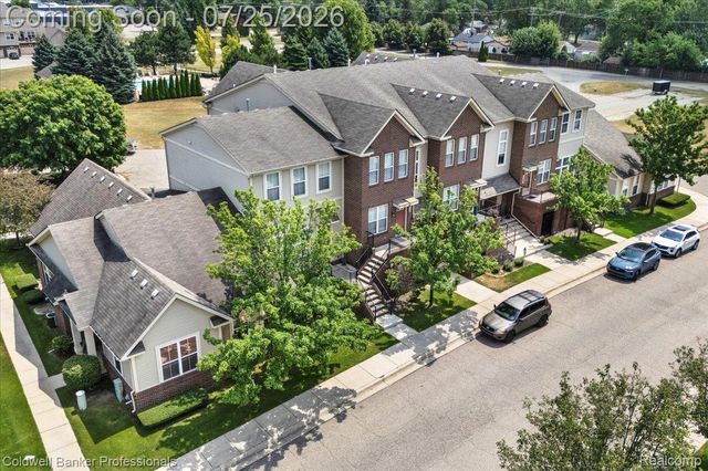 1385 Parkcrest Drive, Waterford Charter Township, MI 48327