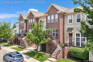1385 Parkcrest Drive, Waterford Charter Township, MI 48327