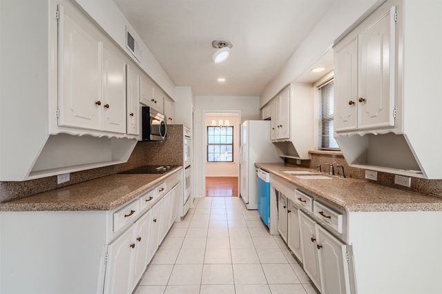 3325 Shady Hollow Lane, Dallas, TX 75233